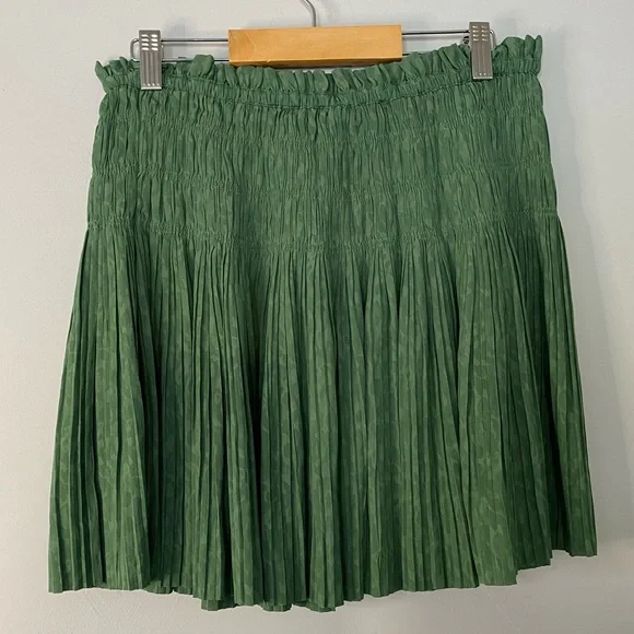 Current Air Anthropologie Jacquard Pleated Mini Skirt in Leaf Green - Picture 7 of 9
